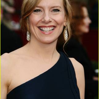 Amy Ryan wallpaper