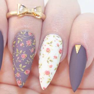 Purple nails wallpaper