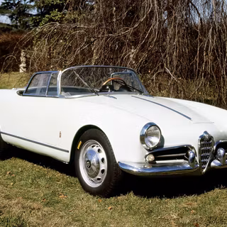 Alfa Romeo Giulietta Spider wallpaper