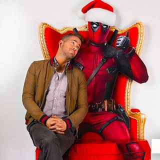 Christmas Deadpool wallpaper