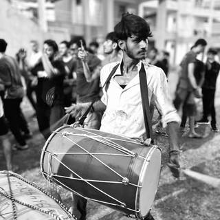 Black and white dhol wallpaper