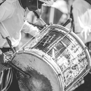 Black and white dhol wallpaper