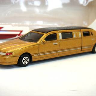 Gold limo wallpaper