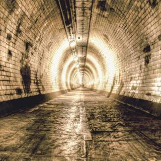 Tunnel vision wallpaper