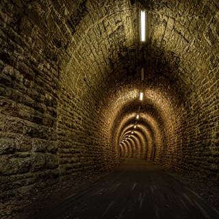 Tunnel vision wallpaper