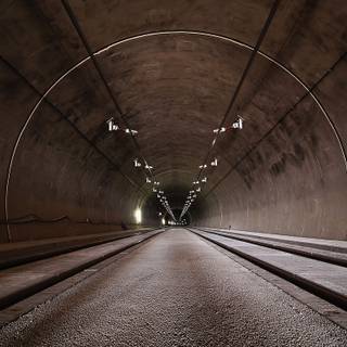 Tunnel vision wallpaper