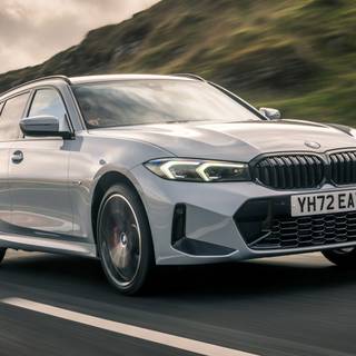 BMW 318i 2023 wallpaper