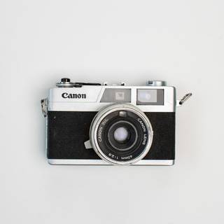 Camera white wallpaper