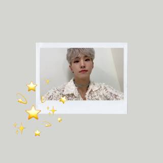 White frame wallpaper