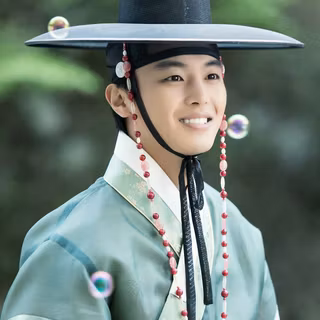 Queen for Seven Days wallpaper