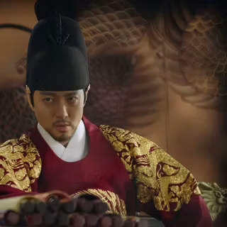 Queen for Seven Days wallpaper