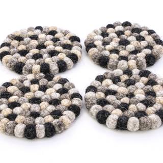 Pom pom coaster wallpaper