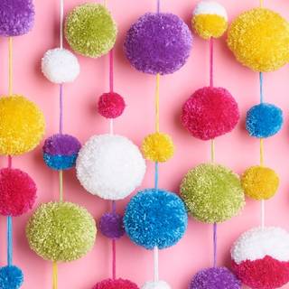 Pom pom coaster wallpaper