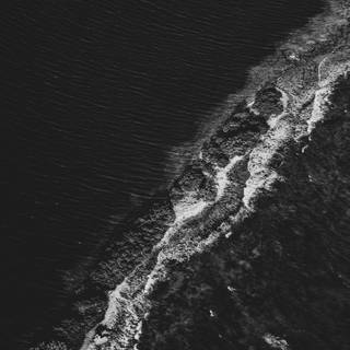 Black and white ocean wallpaper