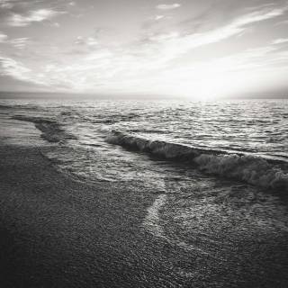 Black and white ocean wallpaper