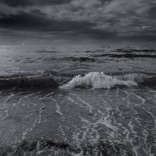 Black and white ocean wallpaper