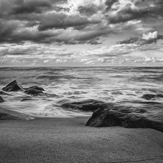 Black and white ocean wallpaper