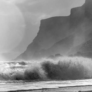 Black and white ocean wallpaper