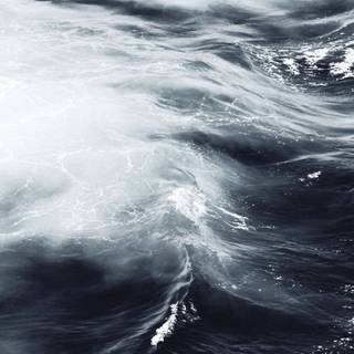 Black and white ocean wallpaper