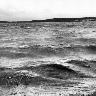 Black and white ocean wallpaper