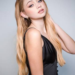 Sicily Rose wallpaper