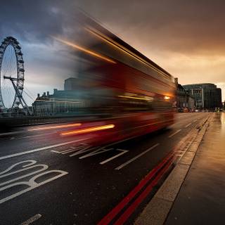 Double decker wallpaper