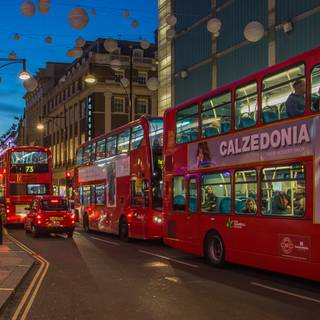 Double decker wallpaper