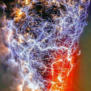 Volcanic lightning wallpaper