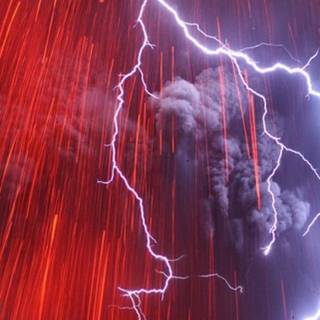 Volcanic lightning wallpaper