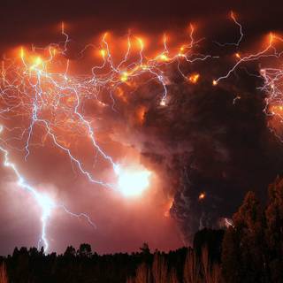 Volcanic lightning wallpaper