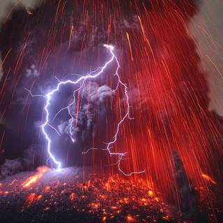 Volcanic lightning wallpaper