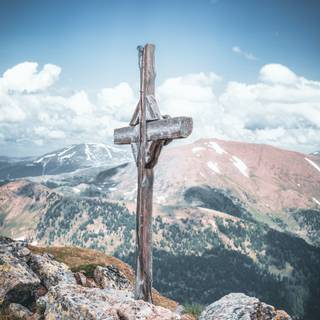 Wooden cross wallpaper