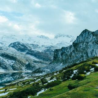 Spring mountains iPhone wallpaper