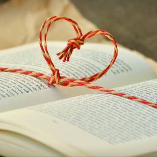 Heart thread wallpaper