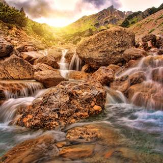 River spring sun wallpaper