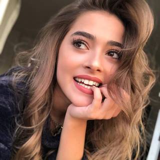 Simay Barlas wallpaper