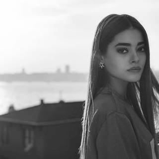 Simay Barlas wallpaper