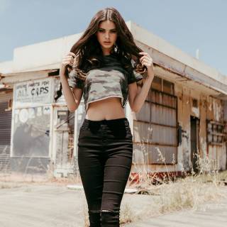 Meika Woollard wallpaper