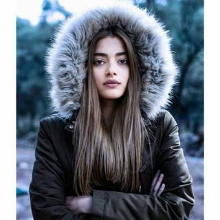 Simay Barlas wallpaper