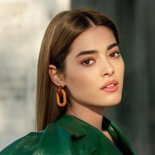 Simay Barlas wallpaper