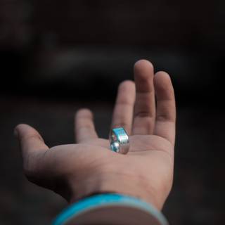 Silver ring wallpaper