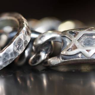 Silver ring wallpaper