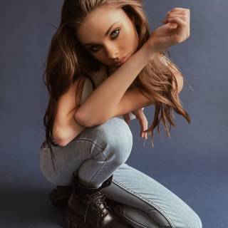 Meika Woollard wallpaper