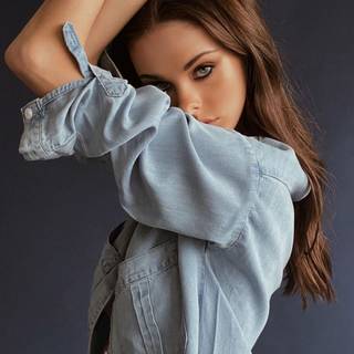 Meika Woollard wallpaper