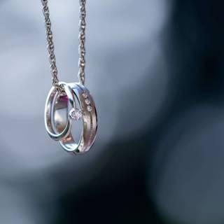 Silver ring wallpaper