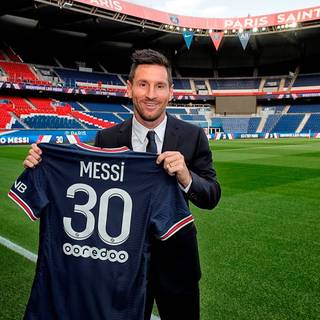 Lionel Messi aesthetic laptop PSG wallpaper