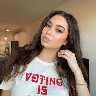 Auli’i Cravalho wallpaper