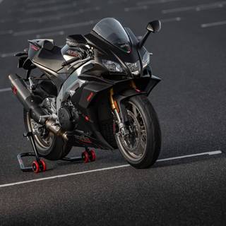 Aprilia RSV4 RF wallpaper