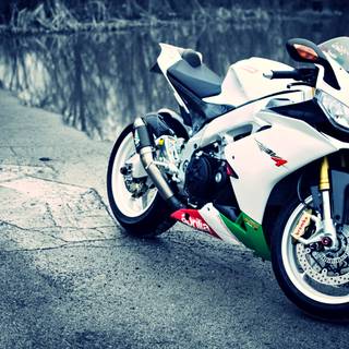Aprilia RSV4 RF wallpaper