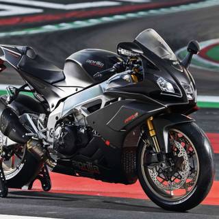 Aprilia RSV4 RF wallpaper